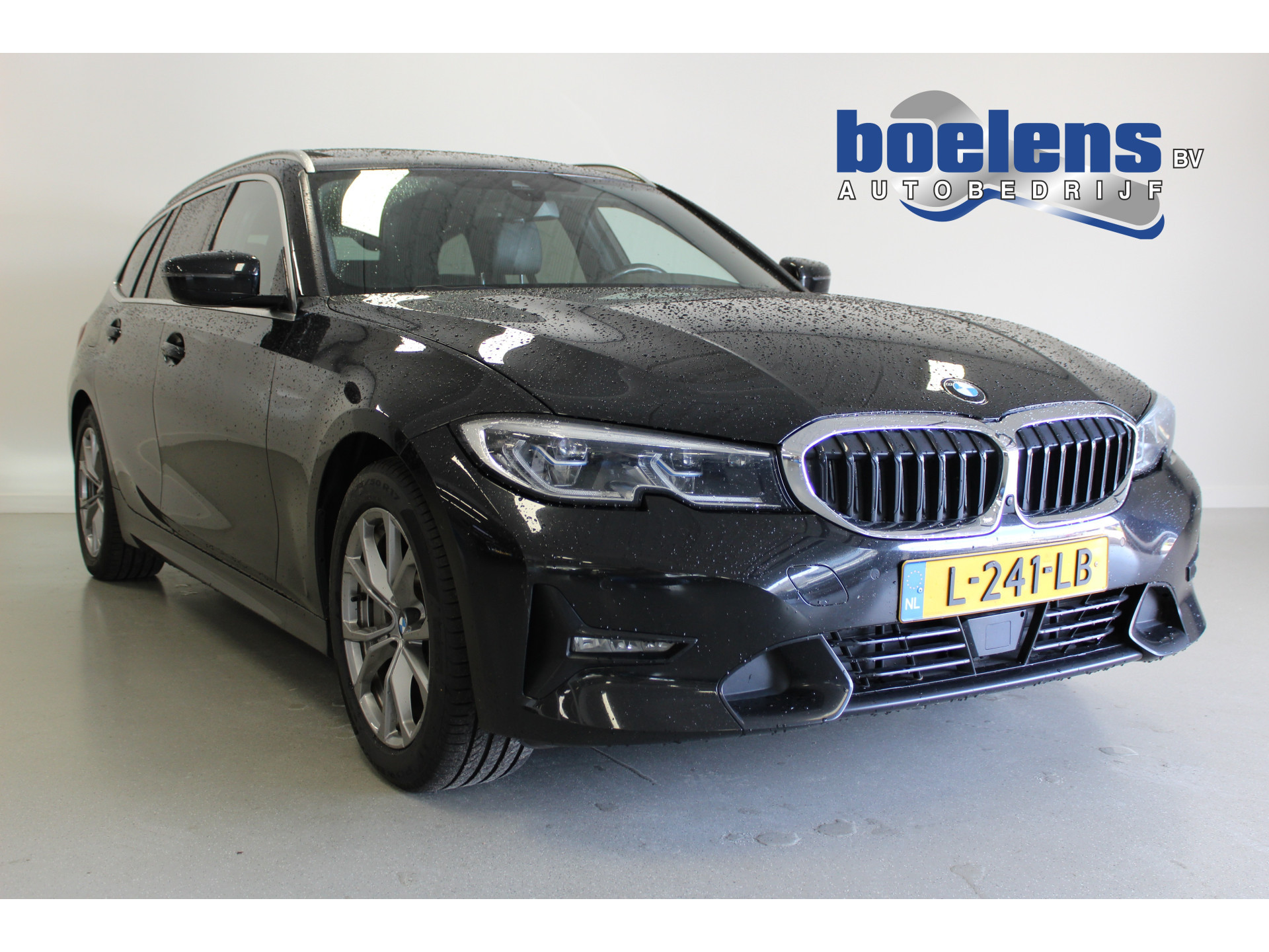 Touring 330e Business Edition Plus | PANO | STOEL-VERW | ACC | CAMERA | CARPLAY | E-KLEP | 17'LMV | CLIMA | NAVI |